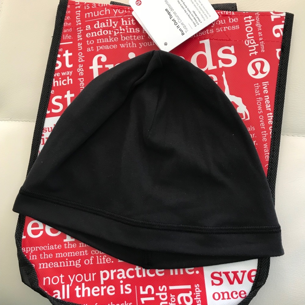 NWT BLACK LULULEMON RUN IT OUT TOQUE - - One Size - Picture 3 of 8